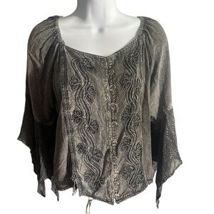 S/M.  Elegant Grey  Embroidered Women's Top. LG/GR/GR01.